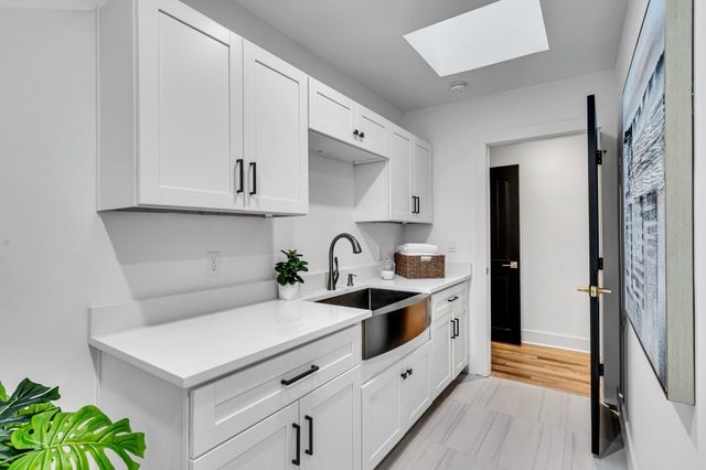 818 Bresslyn Rd, Nashville, TN 37205