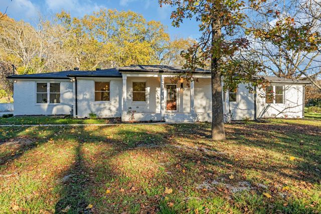 818 Bresslyn Rd, Nashville, TN 37205