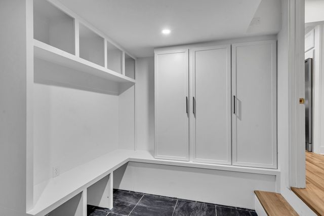 818 Bresslyn Rd, Nashville, TN 37205