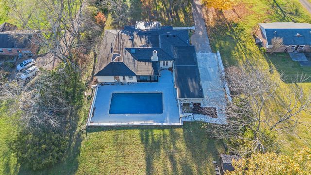 818 Bresslyn Rd, Nashville, TN 37205