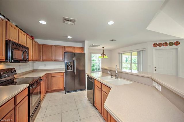 900 Angelo AVE, Lehigh Acres, FL 33971