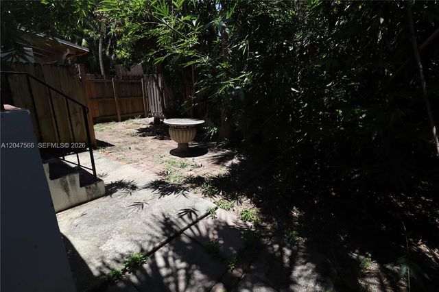 915 NE 16th Terrace 5, Fort Lauderdale, FL 33304