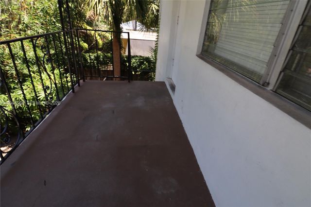 915 NE 16th Terrace 5, Fort Lauderdale, FL 33304
