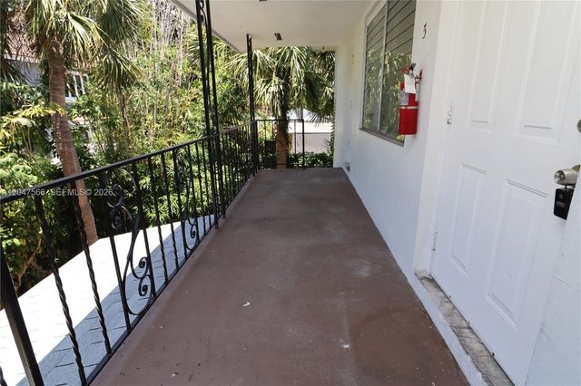 915 NE 16th Terrace 5, Fort Lauderdale, FL 33304