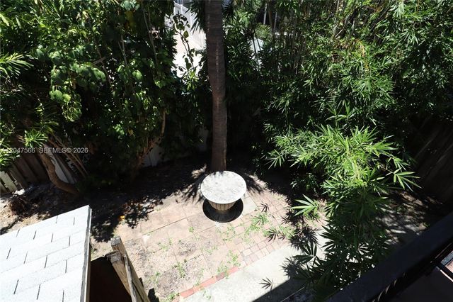 915 NE 16th Terrace 5, Fort Lauderdale, FL 33304
