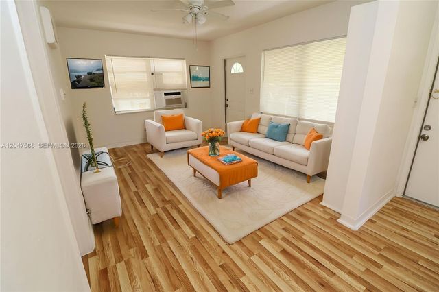 915 NE 16th Terrace 5, Fort Lauderdale, FL 33304