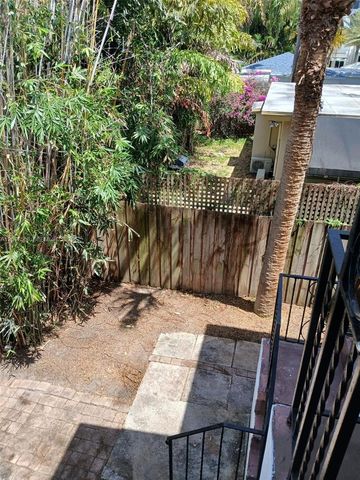 915 NE 16th Terrace 5, Fort Lauderdale, FL 33304
