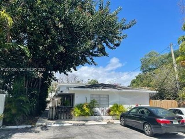 915 NE 16th Terrace 5, Fort Lauderdale, FL 33304