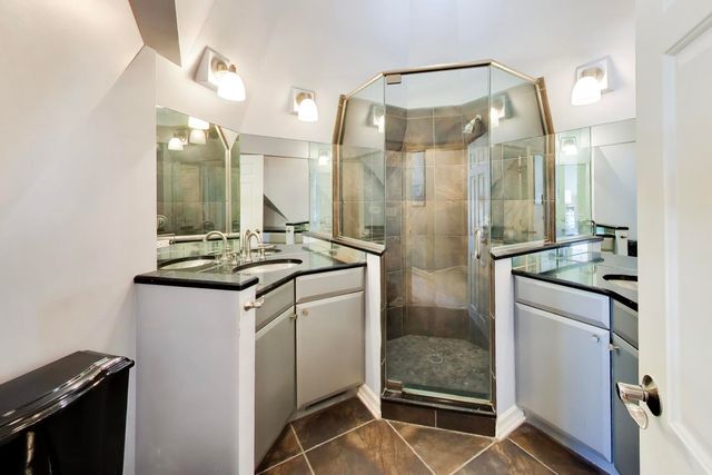 6548 N Oliphant Avenue, Chicago, IL 60631