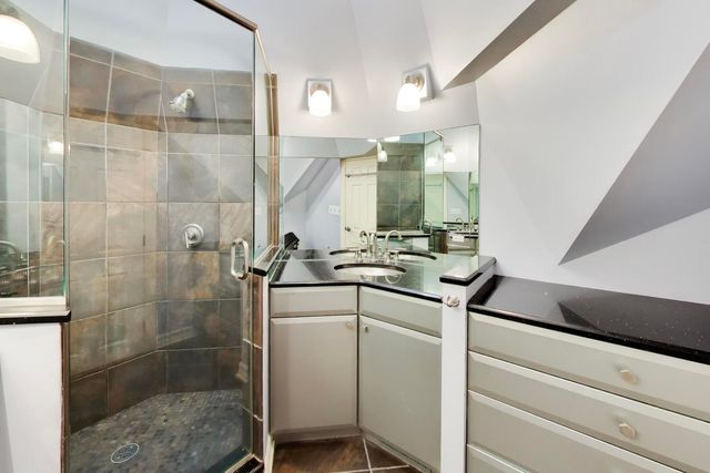 6548 N Oliphant Avenue, Chicago, IL 60631