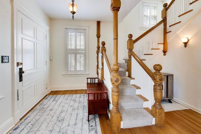 6548 N Oliphant Avenue, Chicago, IL 60631