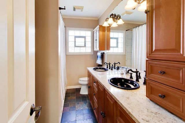 6548 N Oliphant Avenue, Chicago, IL 60631