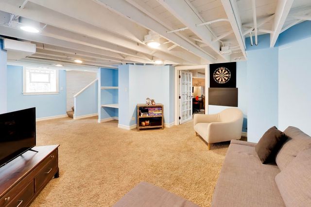 6548 N Oliphant Avenue, Chicago, IL 60631