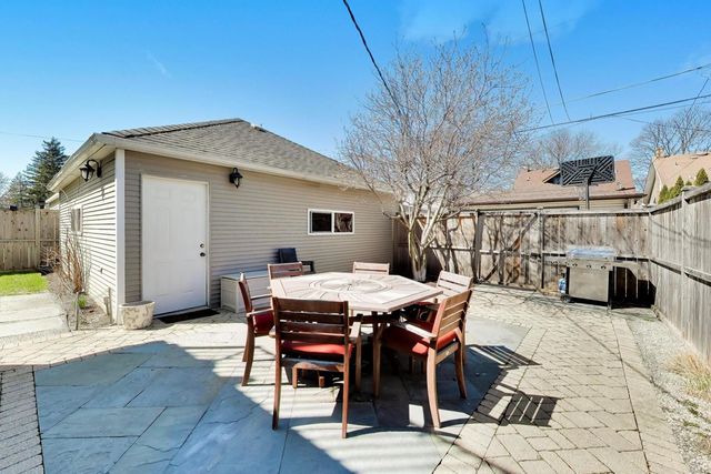 6548 N Oliphant Avenue, Chicago, IL 60631