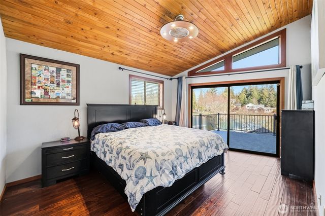 5322 S Island Drive E, Bonney Lake, WA 98391