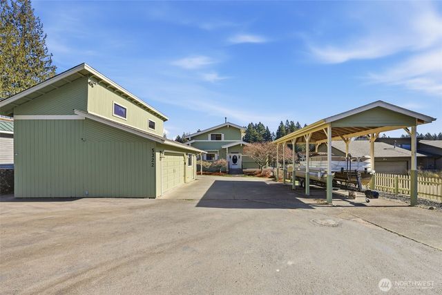 5322 S Island Drive E, Bonney Lake, WA 98391