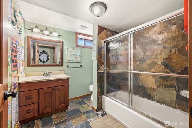 5322 S Island Drive E, Bonney Lake, WA 98391