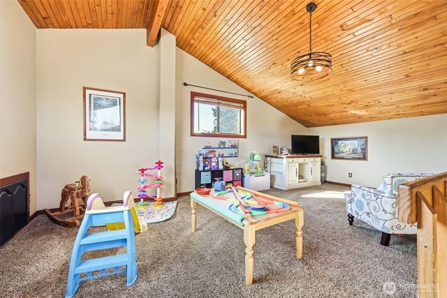 5322 S Island Drive E, Bonney Lake, WA 98391