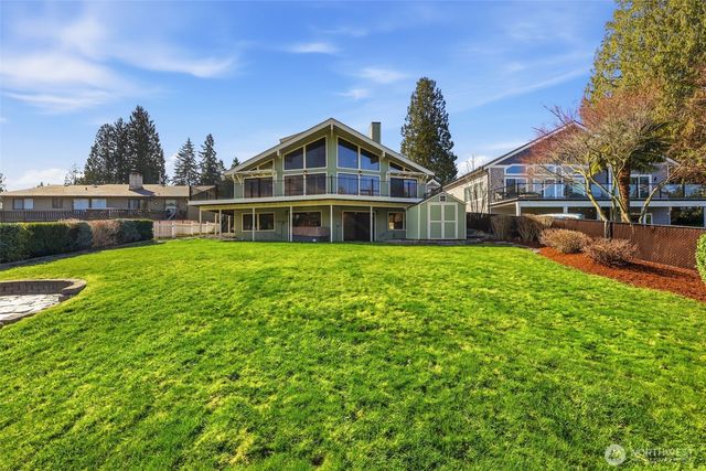 5322 S Island Drive E, Bonney Lake, WA 98391