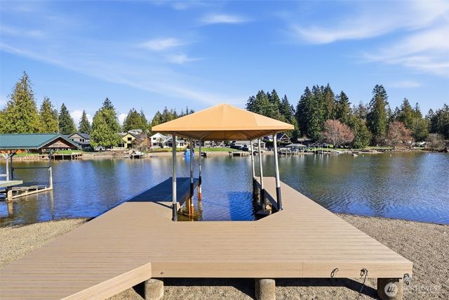 5322 S Island Drive E, Bonney Lake, WA 98391