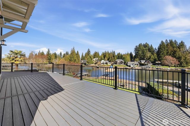 5322 S Island Drive E, Bonney Lake, WA 98391