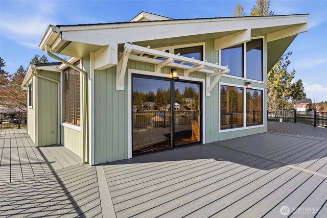 5322 S Island Drive E, Bonney Lake, WA 98391