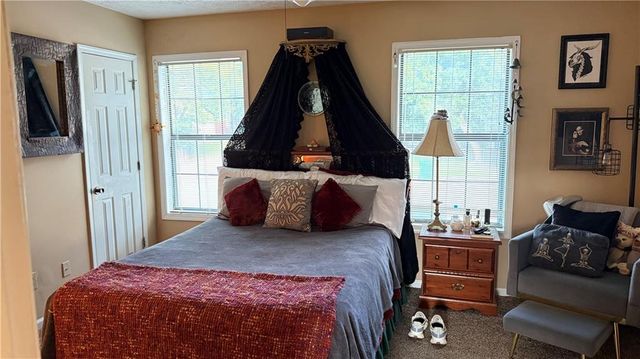 1046 Thornwoode Lane, Stone Mountain, GA 30083