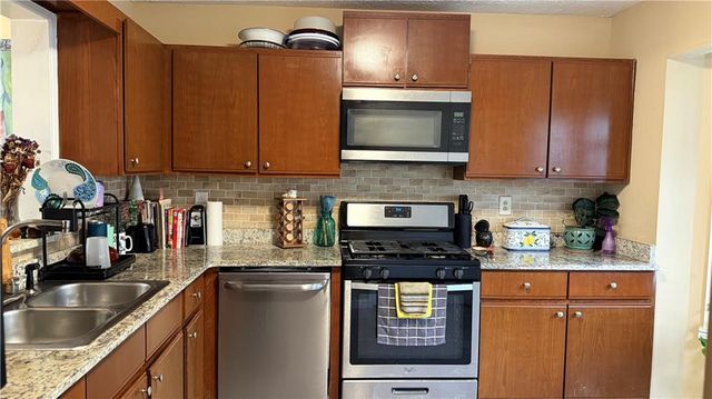 1046 Thornwoode Lane, Stone Mountain, GA 30083
