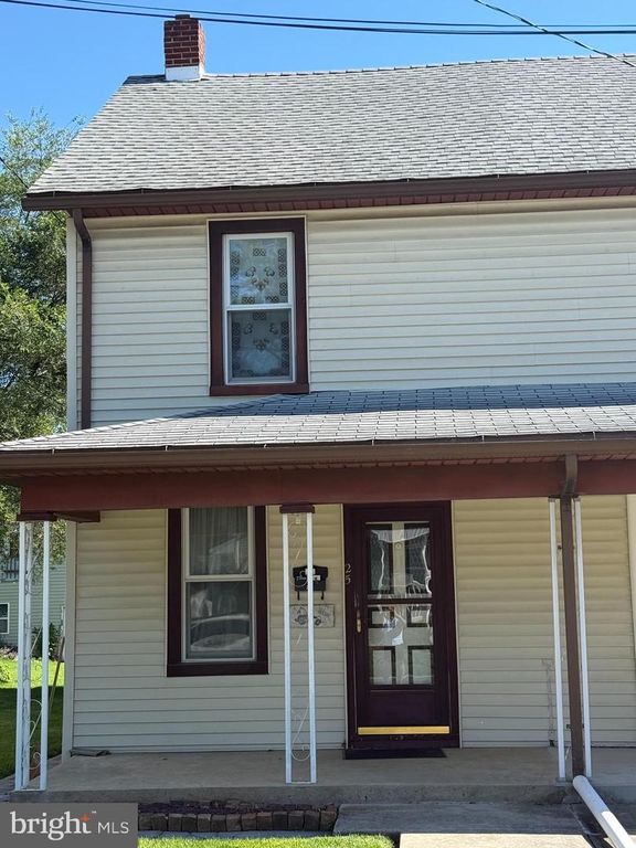 25 HARDING ST, Manchester, PA 17345