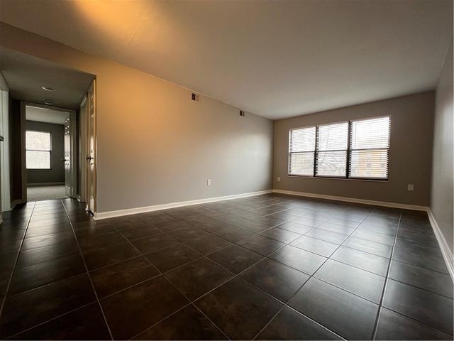 445 W 9th Street 302, Kansas City, MO 64105