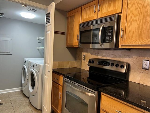 445 W 9th Street 302, Kansas City, MO 64105