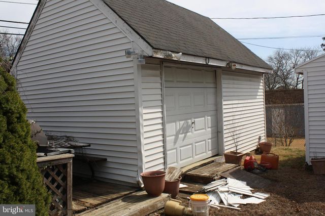 28 RAINBOW LANE, Levittown, PA 19055