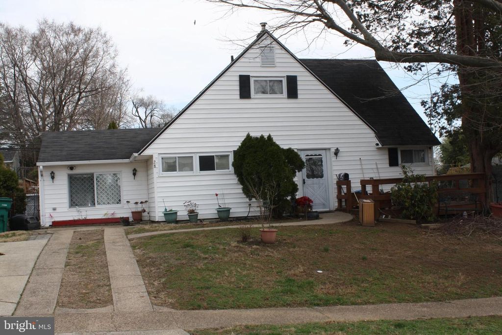 28 RAINBOW LANE, Levittown, PA 19055