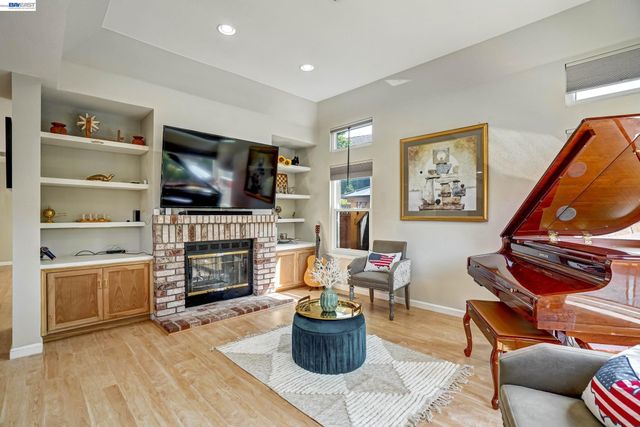 5313 Starflower Way, Livermore, CA 94551