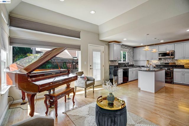 5313 Starflower Way, Livermore, CA 94551