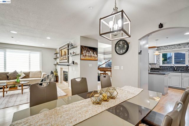 5313 Starflower Way, Livermore, CA 94551