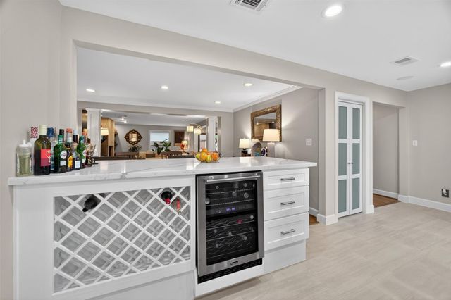 70 Colony Park Circle, Galveston, TX 77551