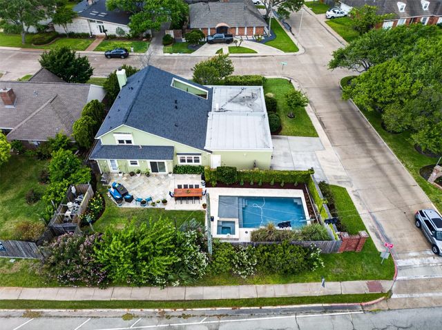 70 Colony Park Circle, Galveston, TX 77551