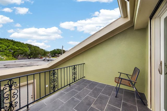 70 Colony Park Circle, Galveston, TX 77551