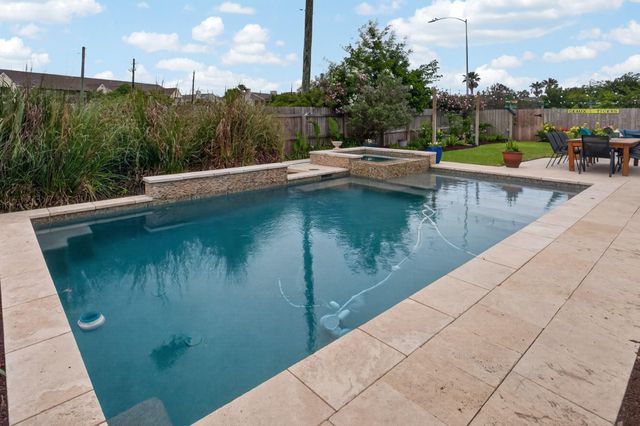 70 Colony Park Circle, Galveston, TX 77551