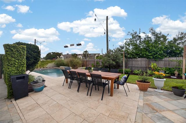 70 Colony Park Circle, Galveston, TX 77551