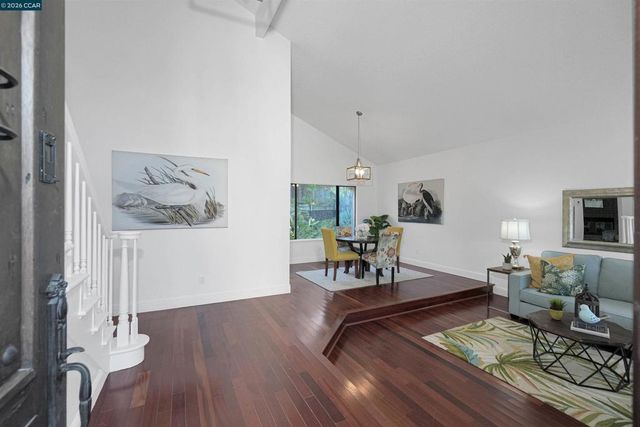 100 Opal Ct, Hercules, CA 94547