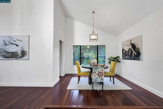 100 Opal Ct, Hercules, CA 94547