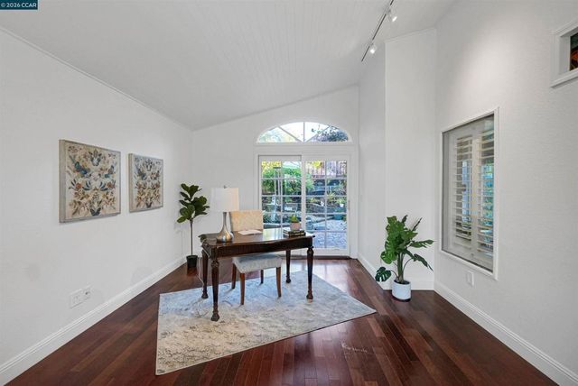 100 Opal Ct, Hercules, CA 94547