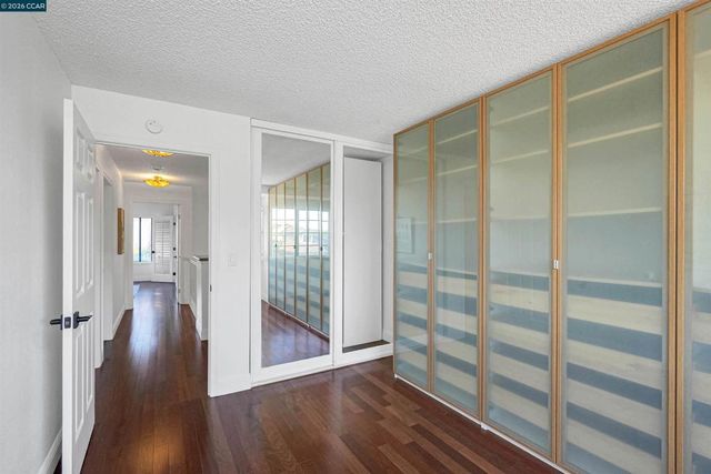 100 Opal Ct, Hercules, CA 94547