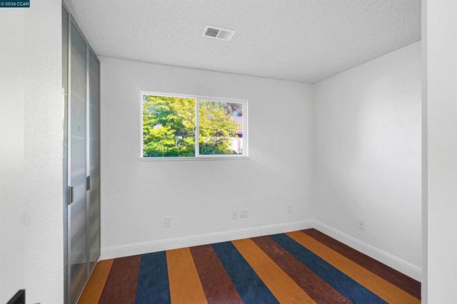 100 Opal Ct, Hercules, CA 94547