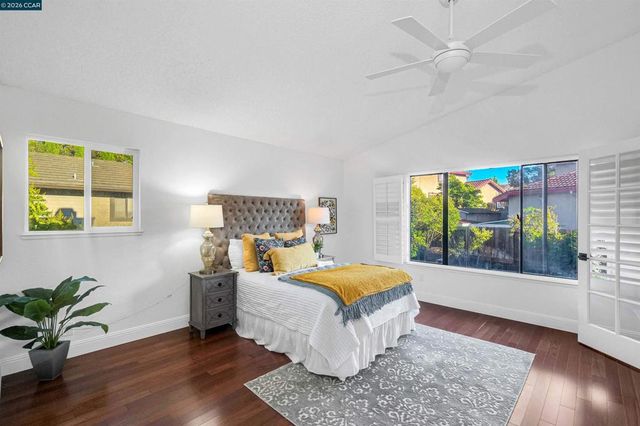 100 Opal Ct, Hercules, CA 94547