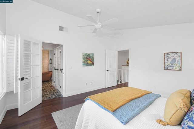 100 Opal Ct, Hercules, CA 94547