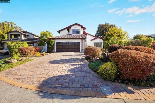 100 Opal Ct, Hercules, CA 94547