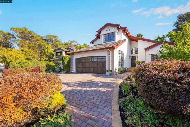 100 Opal Ct, Hercules, CA 94547